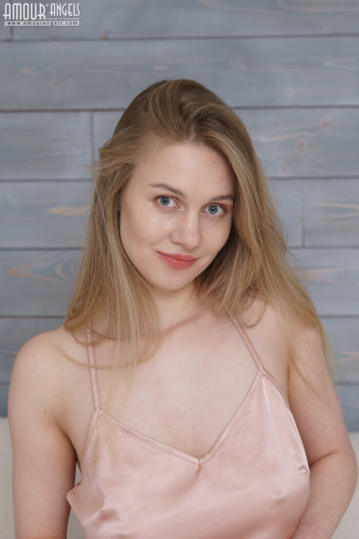 Valerie: WONT FORGET. Fantastic Busty Girl