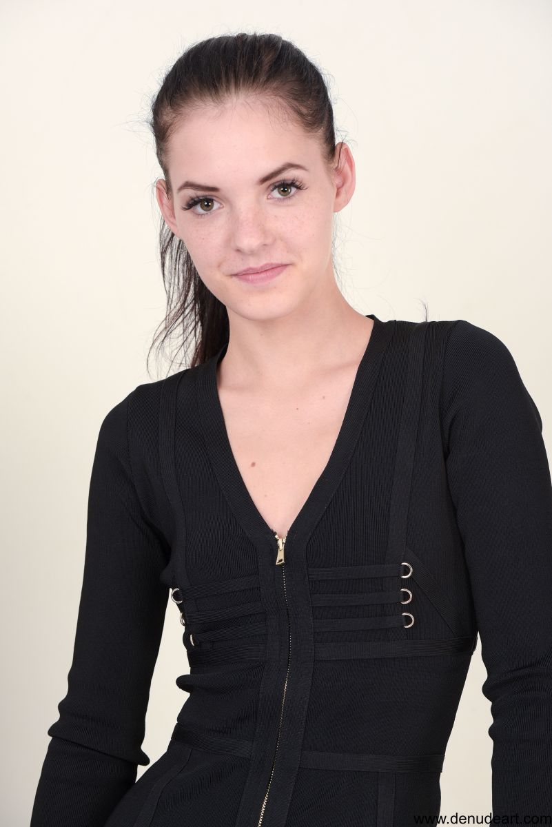 Anie Darling In Delicious