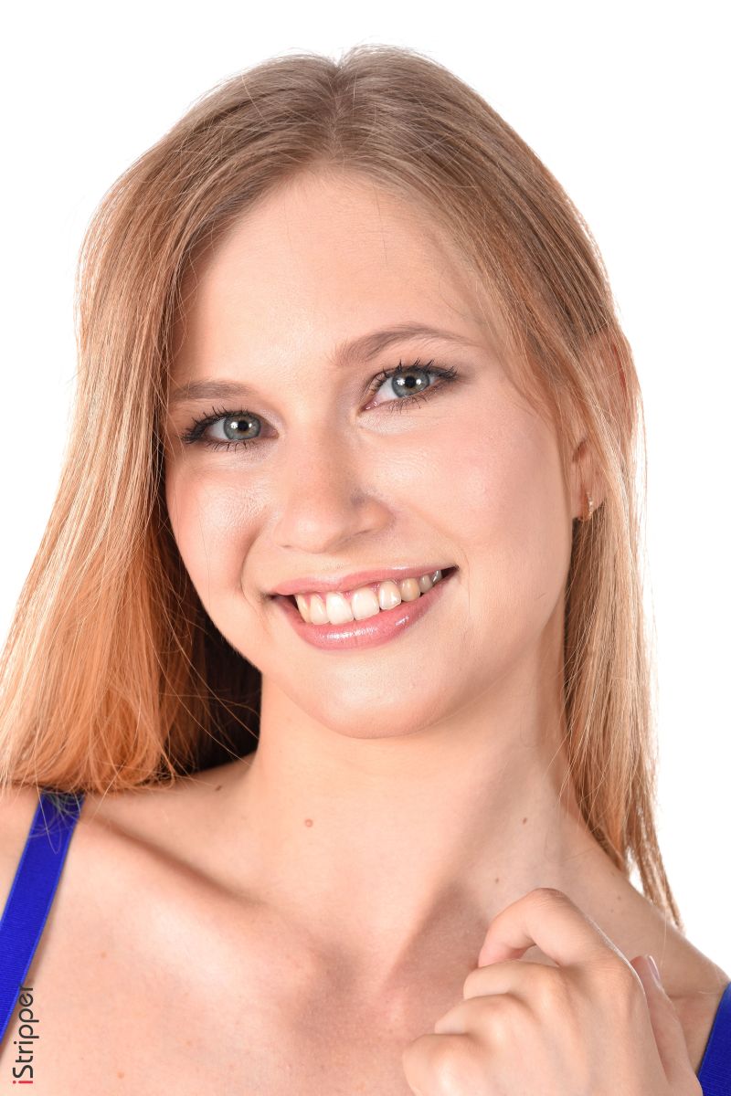 Stella Cardo: Fresh Blueberries