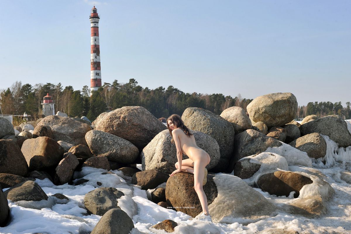 Alice X from NIR — Ladoga in Winter !