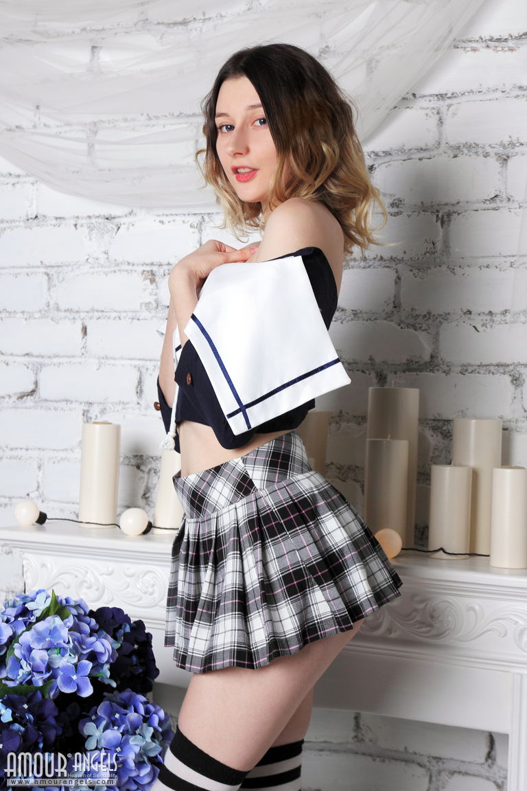 Amour: KNOW ME. Perky tits