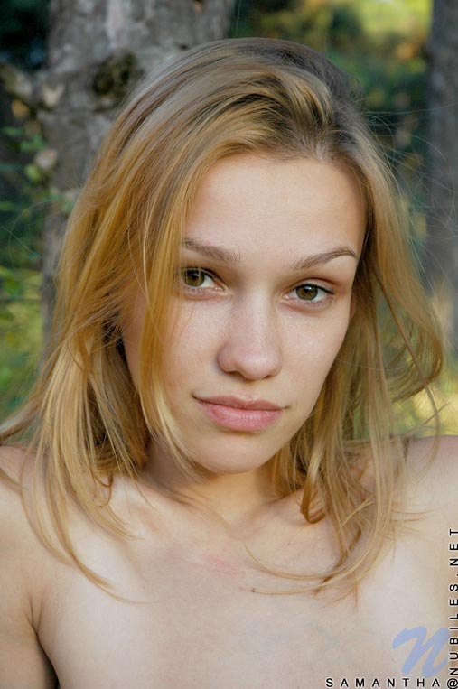 Big titted blonde samantha posing her tempting body in the sun