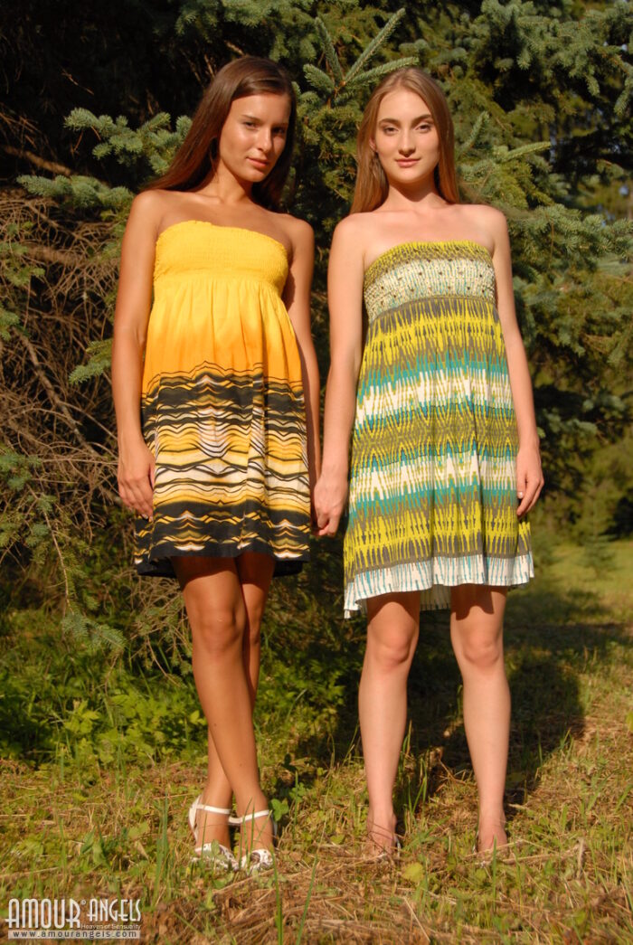Liza, Monika: KALEIDOSCOPE. Two hot teen models.