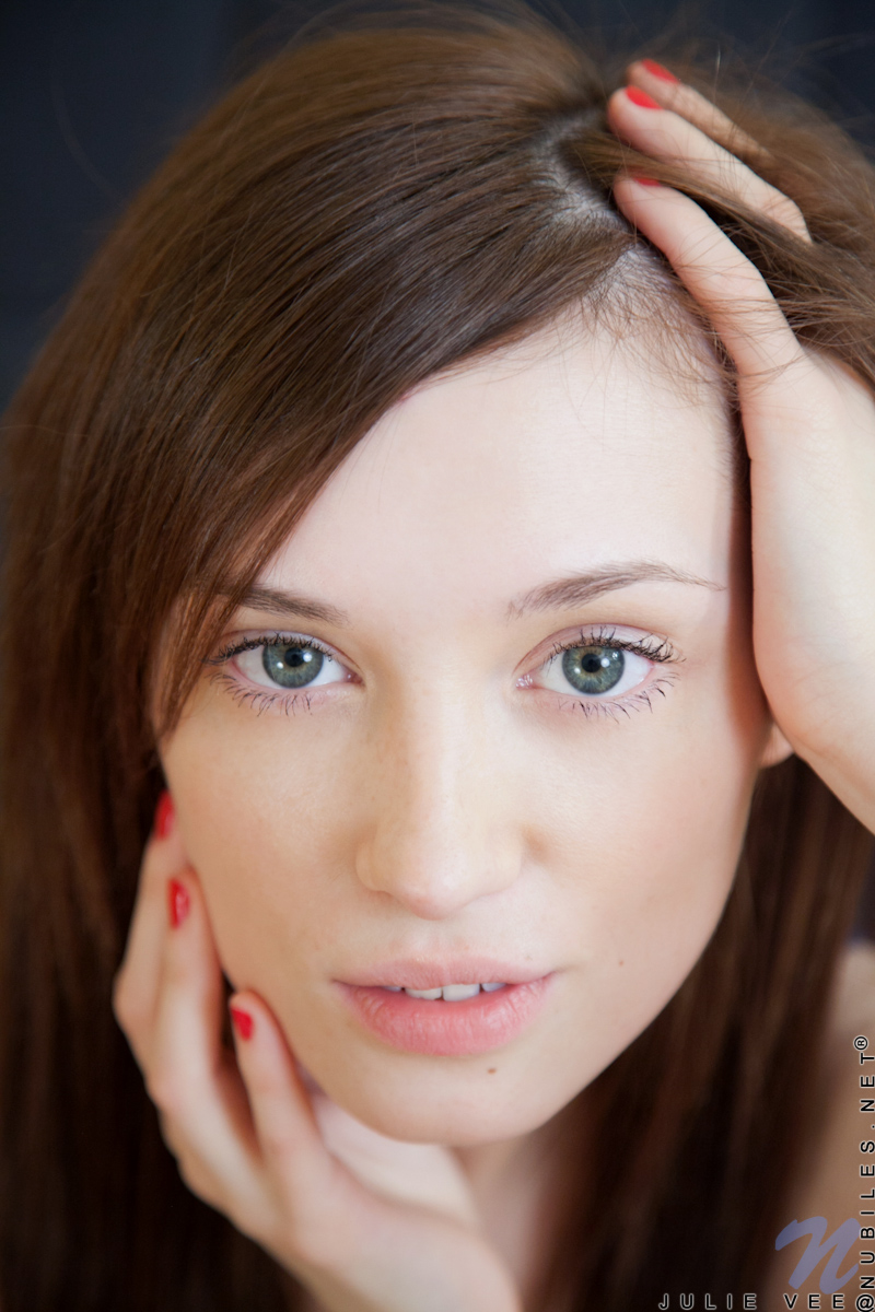 24 year old Russian sex fiend Julie Vee is in the mood for a good time, and she realizes that there's nothing stopping her from enjoying the charms of her perfect-ten body