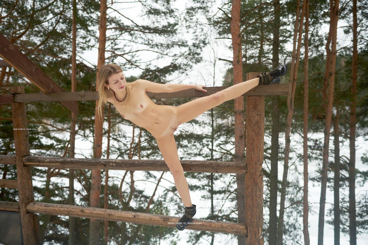 Betty Swan — Good Stretching !