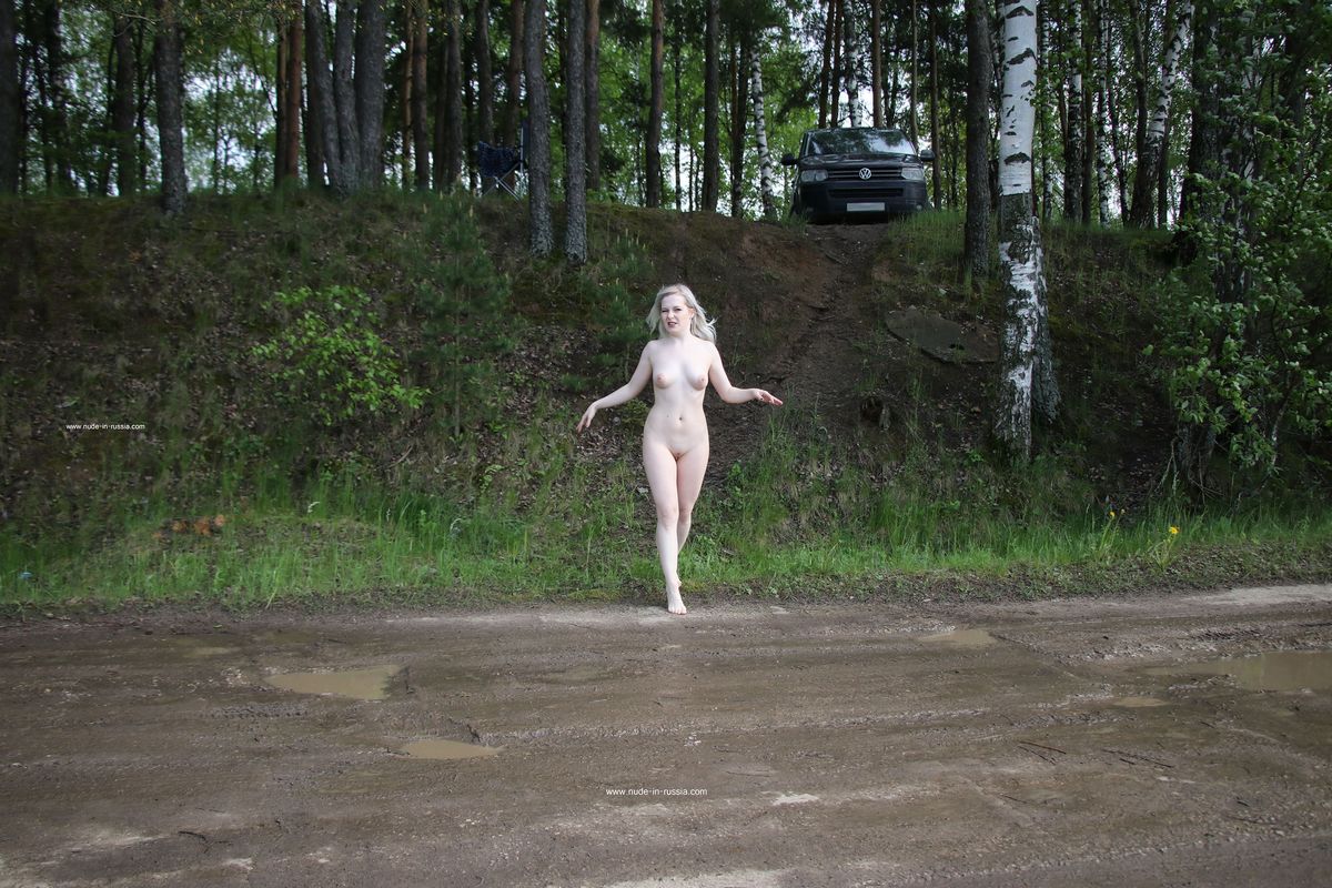 Ellie Solar — On the Moscow-Volga Canal !