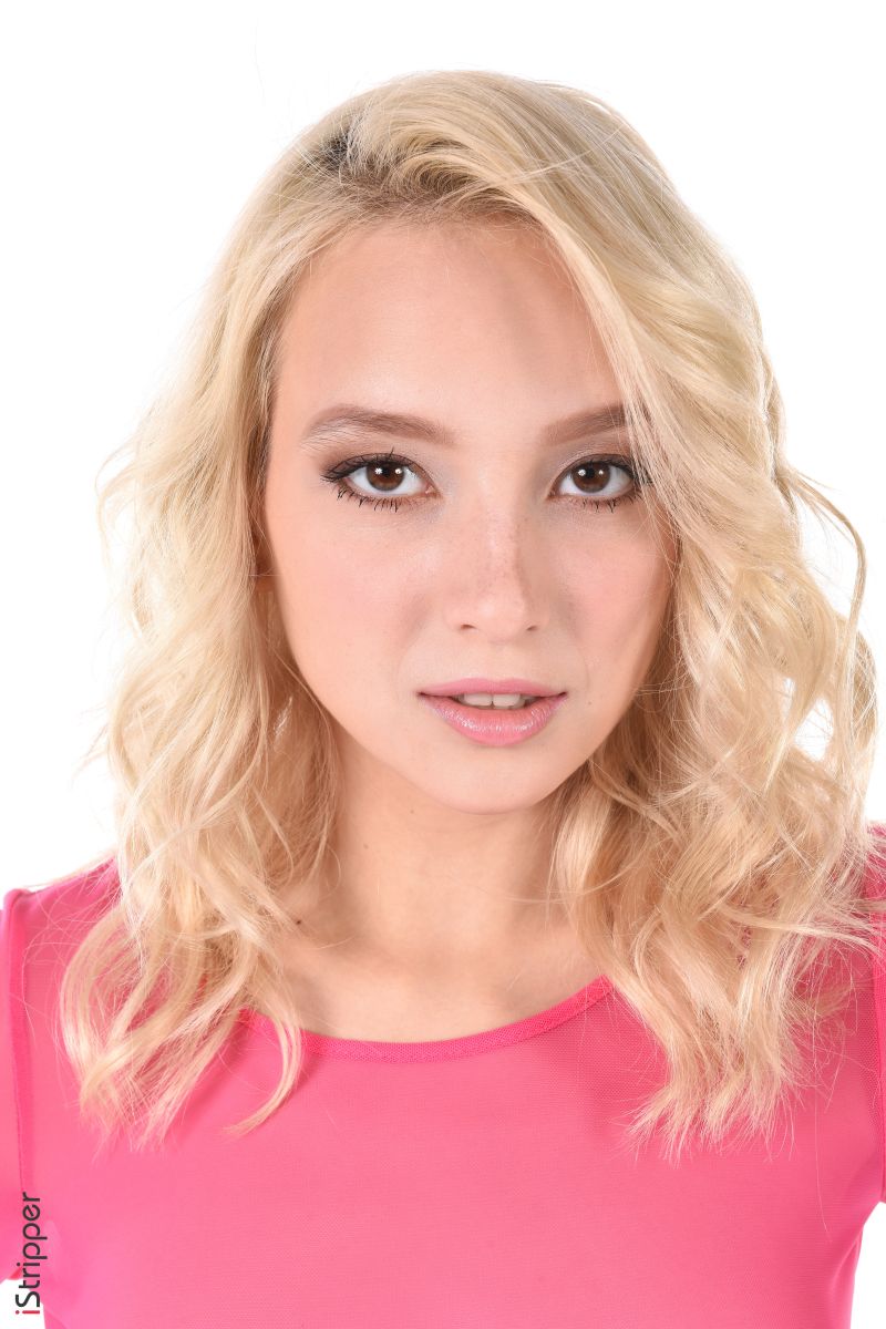 Lily Vei: Drive Me Sexy