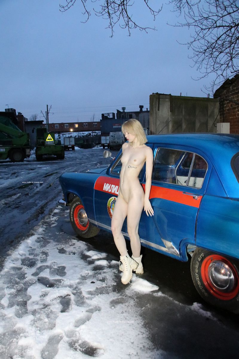 Lizzy from NIR — Oldtimer Volga GAZ 21 !