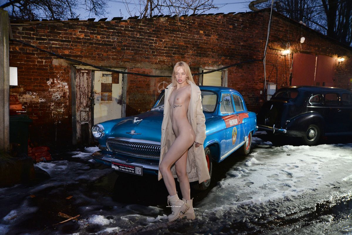 Lizzy from NIR — Oldtimer Volga GAZ 21 !