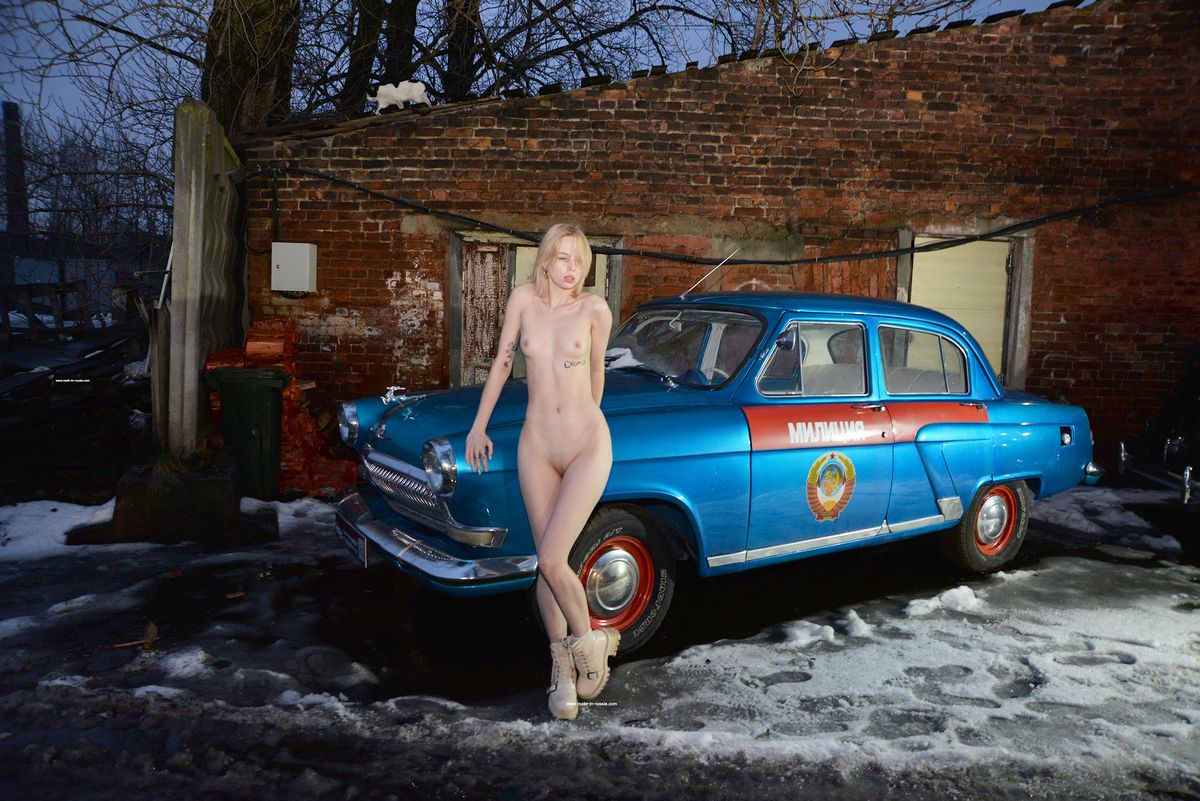 Lizzy from NIR — Oldtimer Volga GAZ 21 !