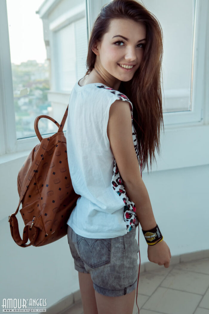 Rogned: STRIP OFF. Horny skinny beauty