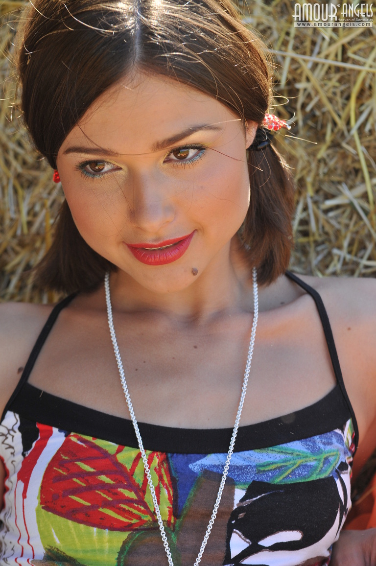 Tandy: SEXUAL STOP. Hottie has a rest