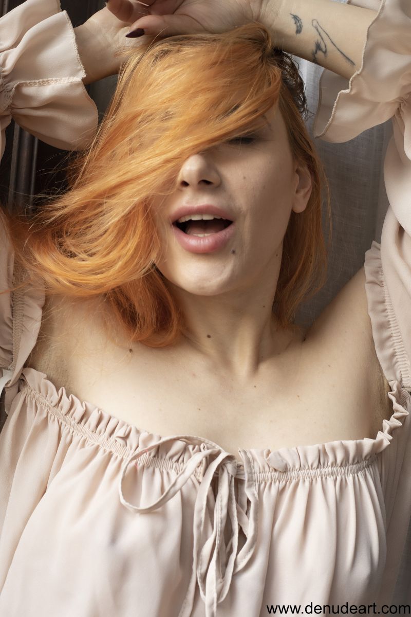 Fashinable hot new model in erotic poses