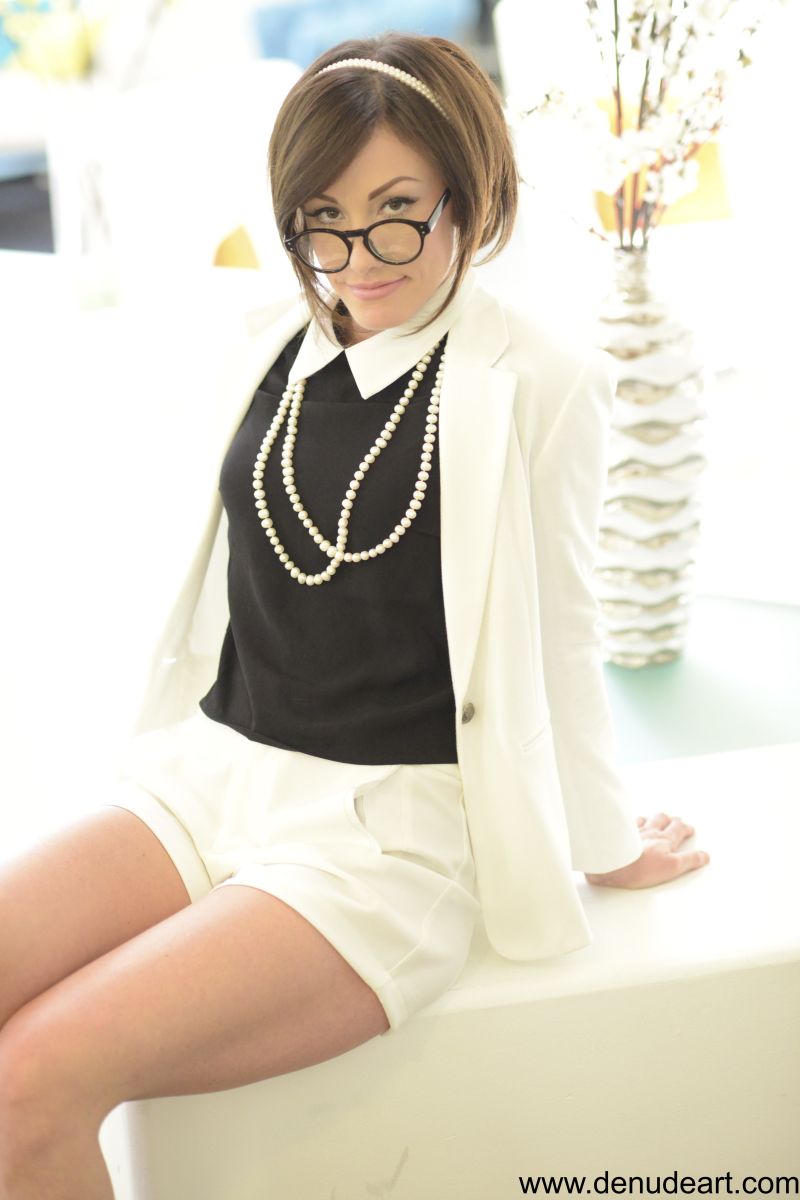 Jenifer in Intellectual