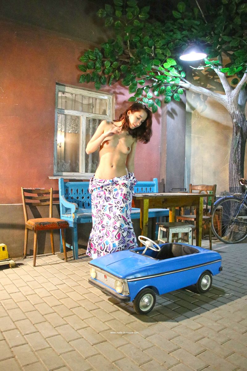 Alison Lip — Soviet Pedal Car Moskvich