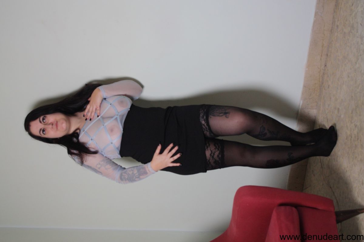 Sexy milf in her first time erotic shooting