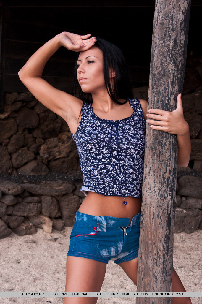 An alluring babe with daring and uninhibited personality in a her debut series.