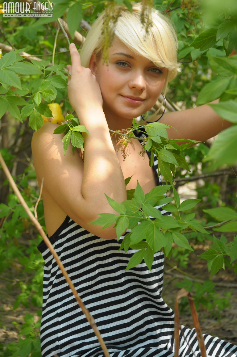 Lada: JUICY PEAR. Tempting nude blonde