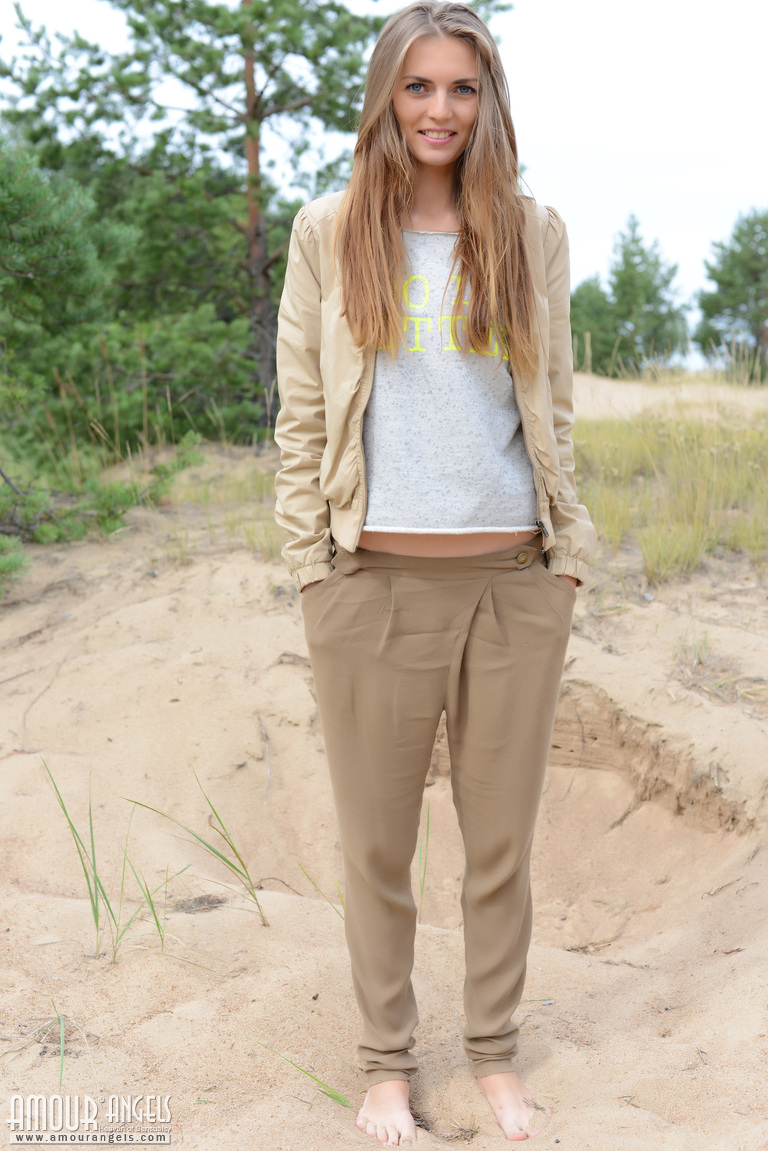 Sova: SAFARI. Hot beauty undressing